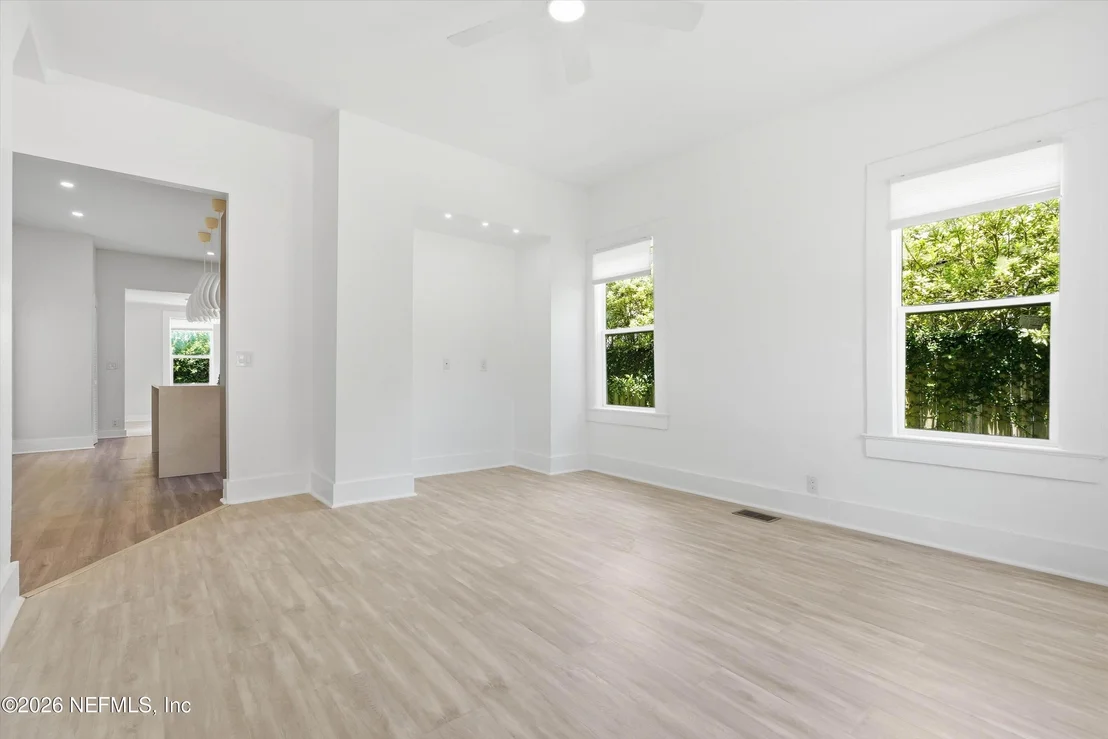 Photo of 348 CHARLOTTE Street