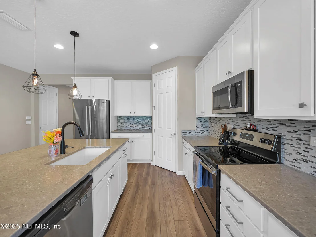 Photo of 695 SANDSTONE Drive