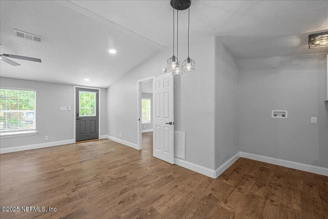Photo of 146 CROSBY Road