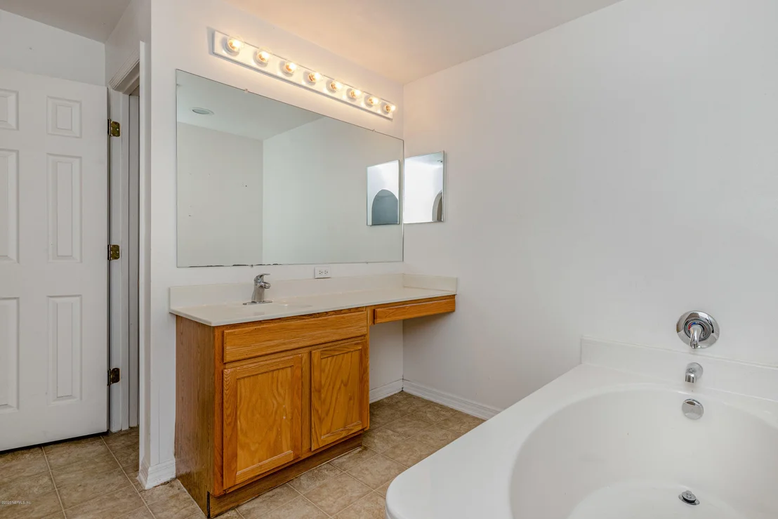 Photo of 4016 HALF MOON Circle