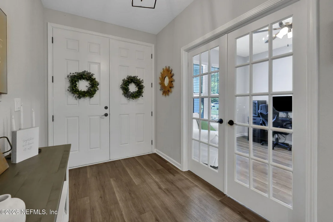 Photo of 98 YARDLEY Court