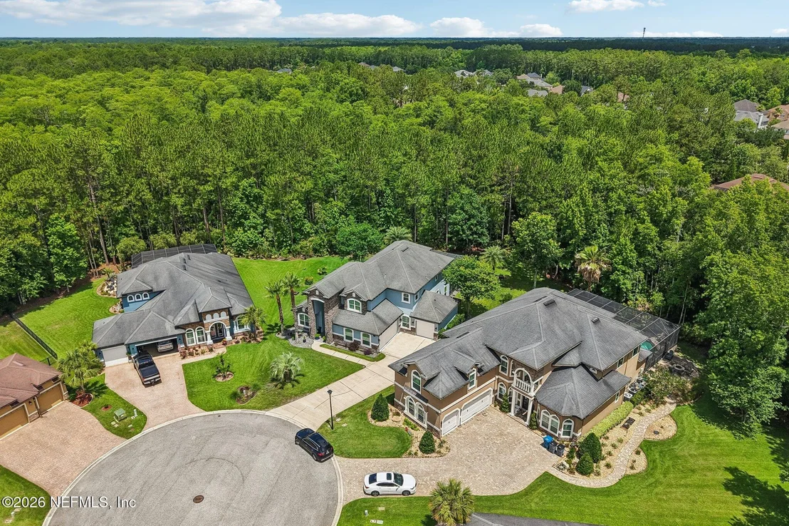 Photo of 136 DUNDEE Place