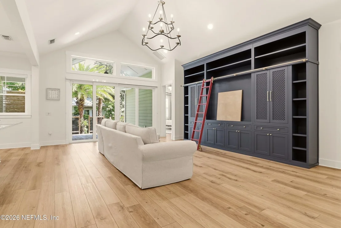 Photo of 315 RIDGEWAY Road