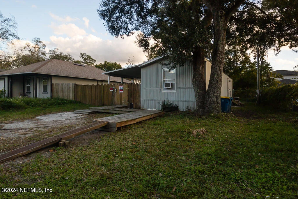 Photo of 9008 DANDY Avenue