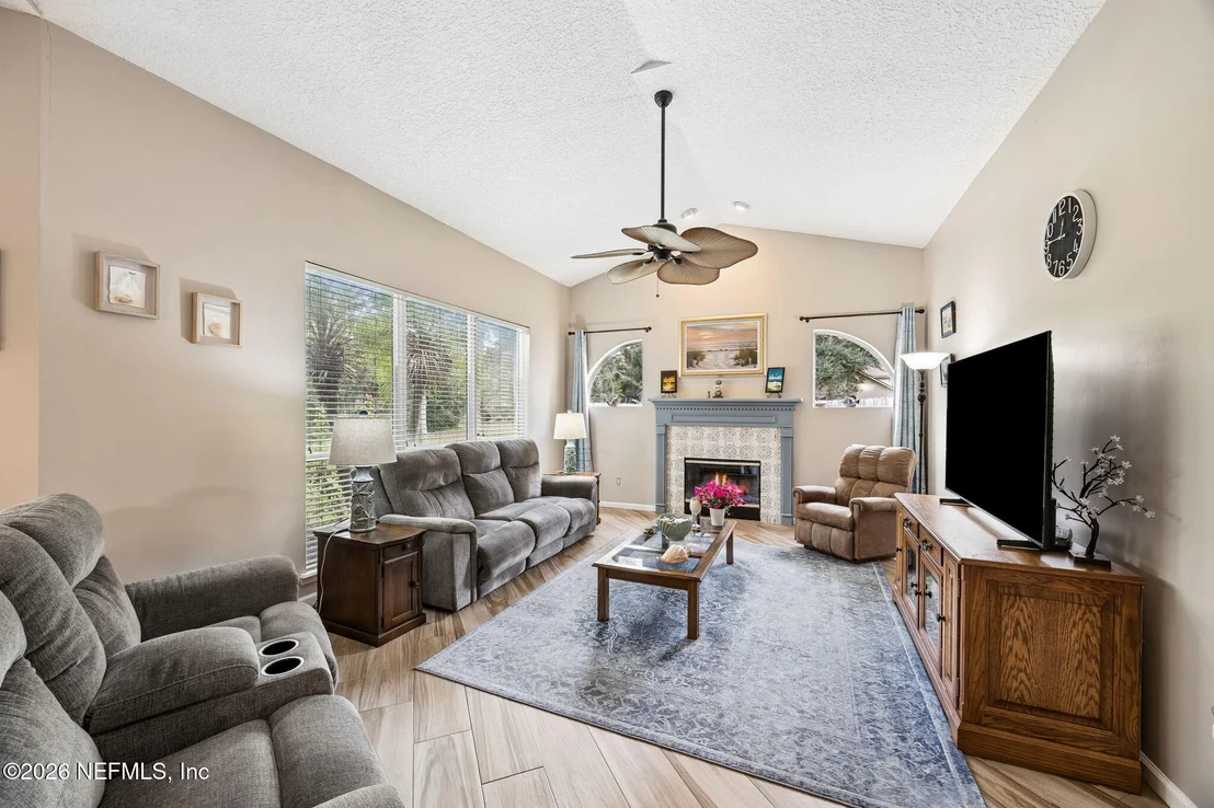 Photo of 940 THOROUGHBRED Drive