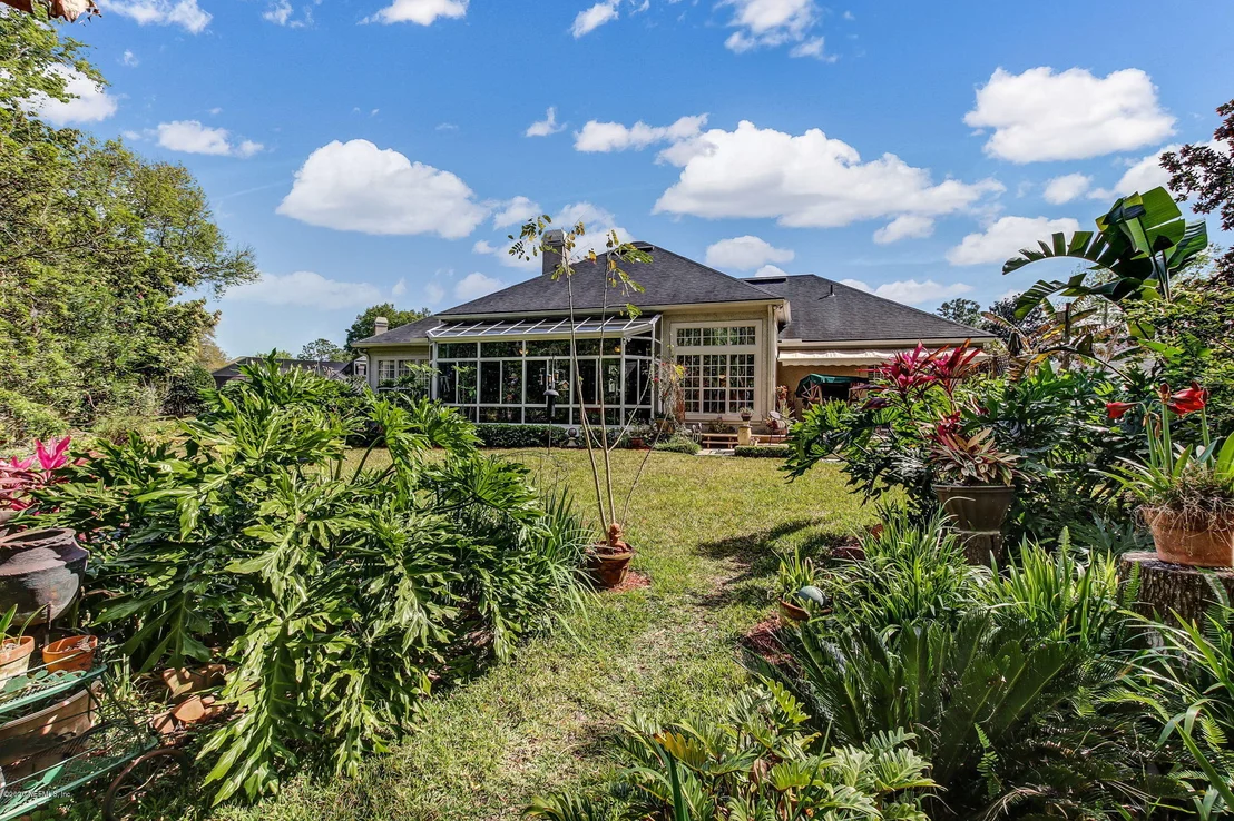 Photo of 8128 SUFFIELD Court