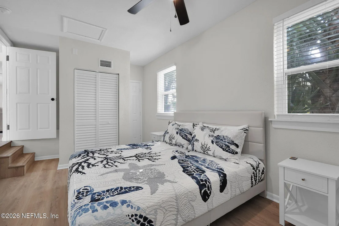 Photo of 101 CARVER Street W