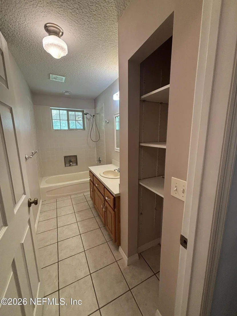 Photo of 25 CURRANT Avenue