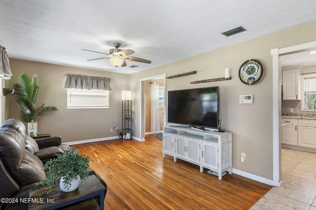 Photo of 10274 JOLYNN Road