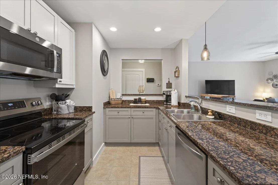 Photo of Unit 202 at 965 REGISTRY Boulevard