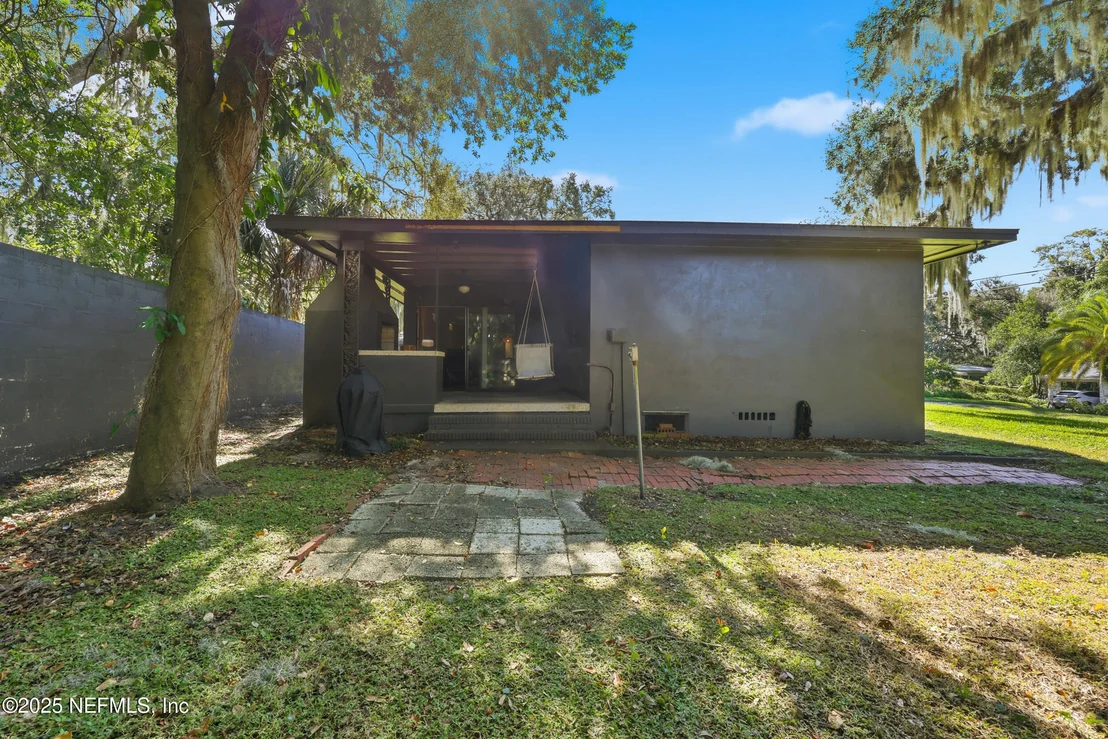 Photo of 1315 MAYFAIR Road