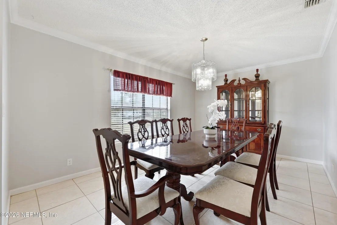 Photo of 2103 FOREST GATE Drive W