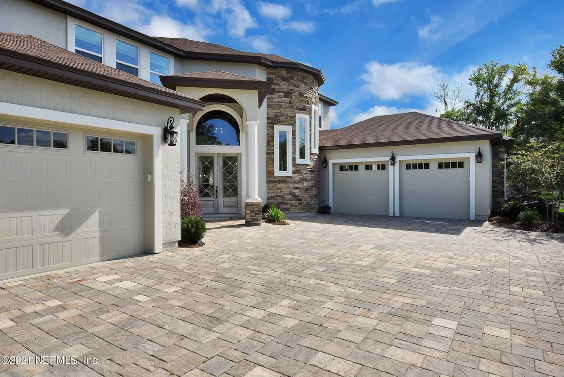 Photo of 605 DONALD ROSS Way