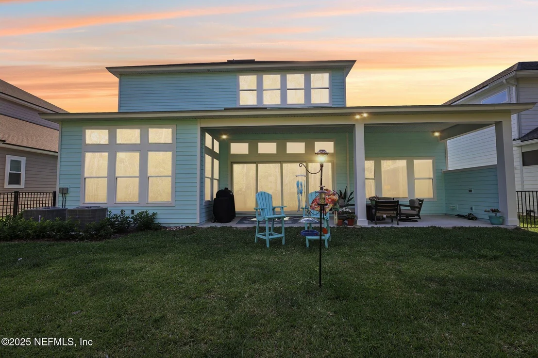 Photo of 716 PALM CREST Drive