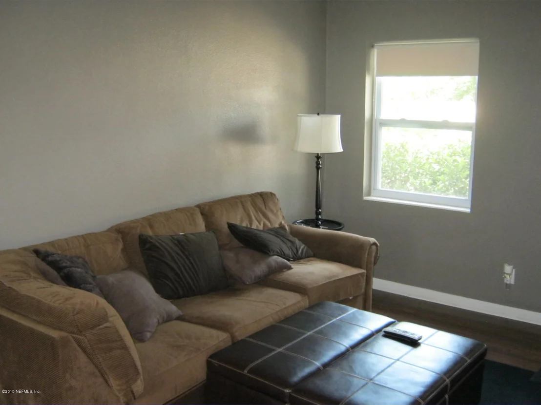 Photo of 4215 FOREST Boulevard