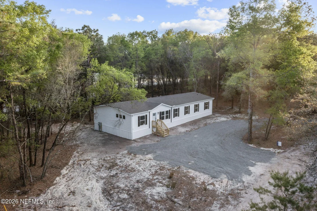 Photo of 6109 CENTER Circle