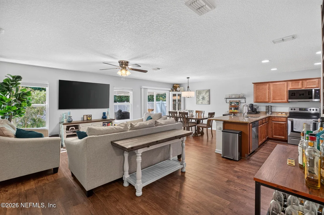 Photo of 6983 LORIS Lane