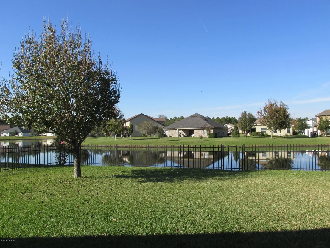 Photo of 620 W JOHNS CREEK Parkway