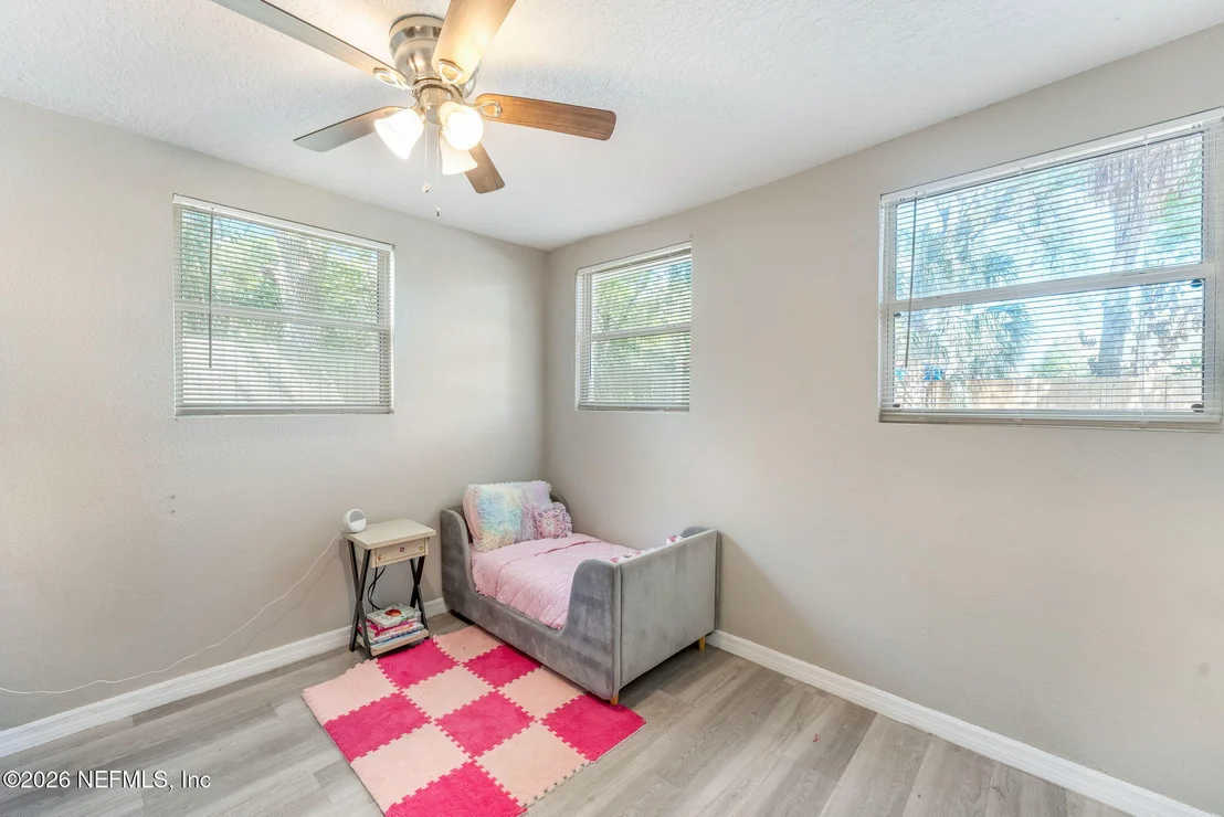 Photo of 7541 MAYAPPLE Road