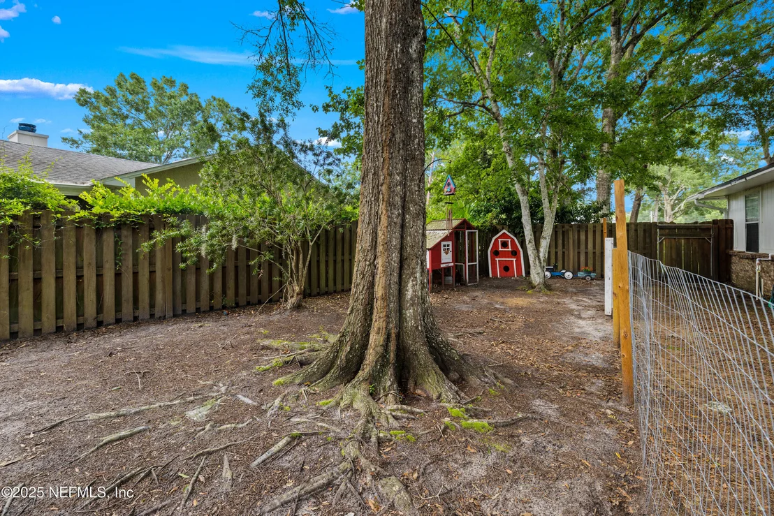 Photo of 5263 ELLEN Court