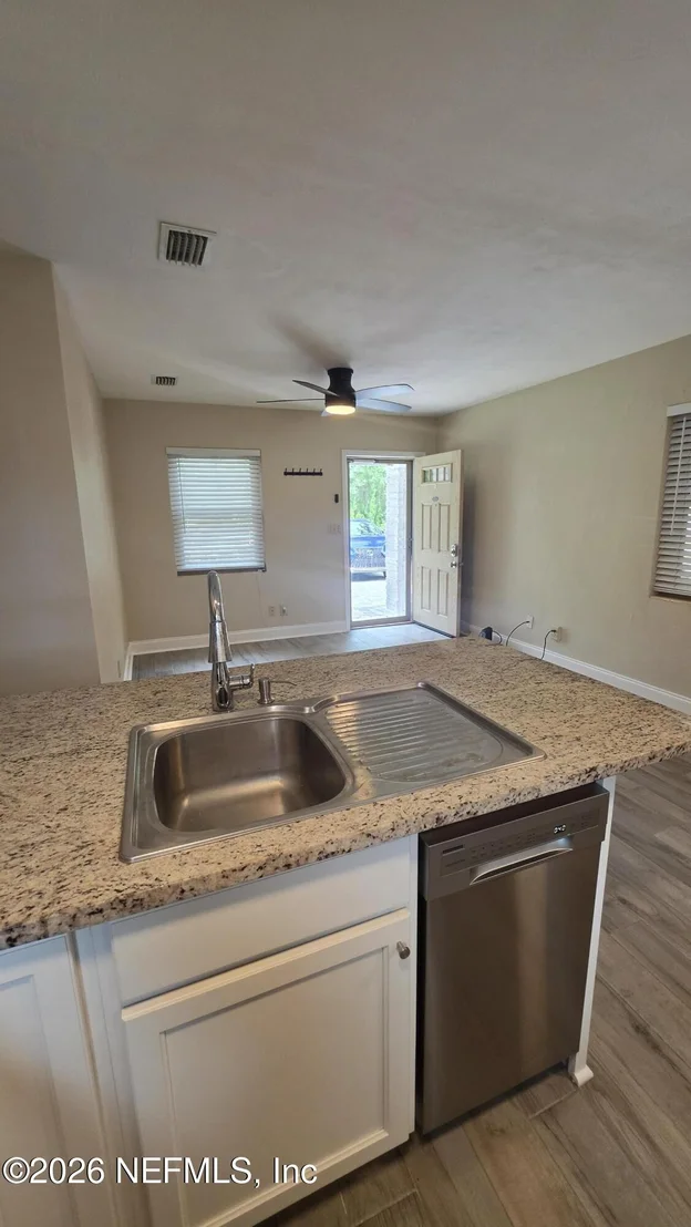 Photo of 3483 FOREST Boulevard