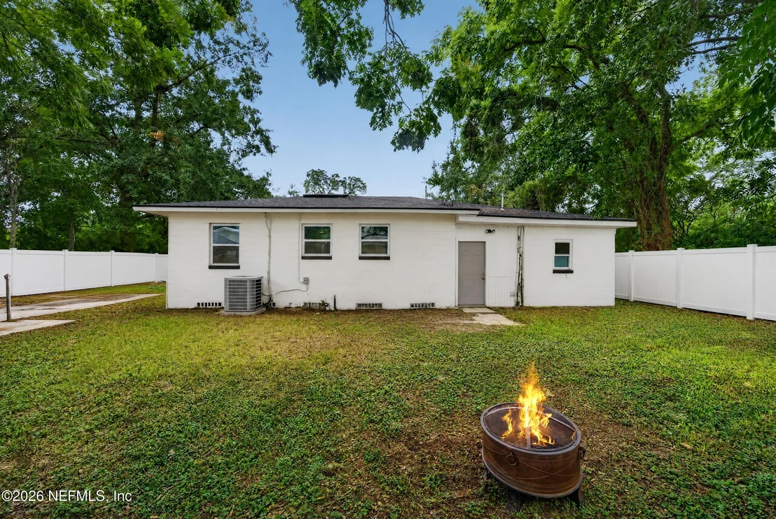 Photo of 4547 ALPHA Avenue