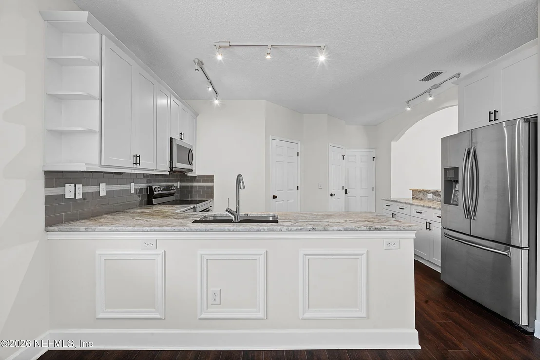 Photo of 2325 LINKS Drive