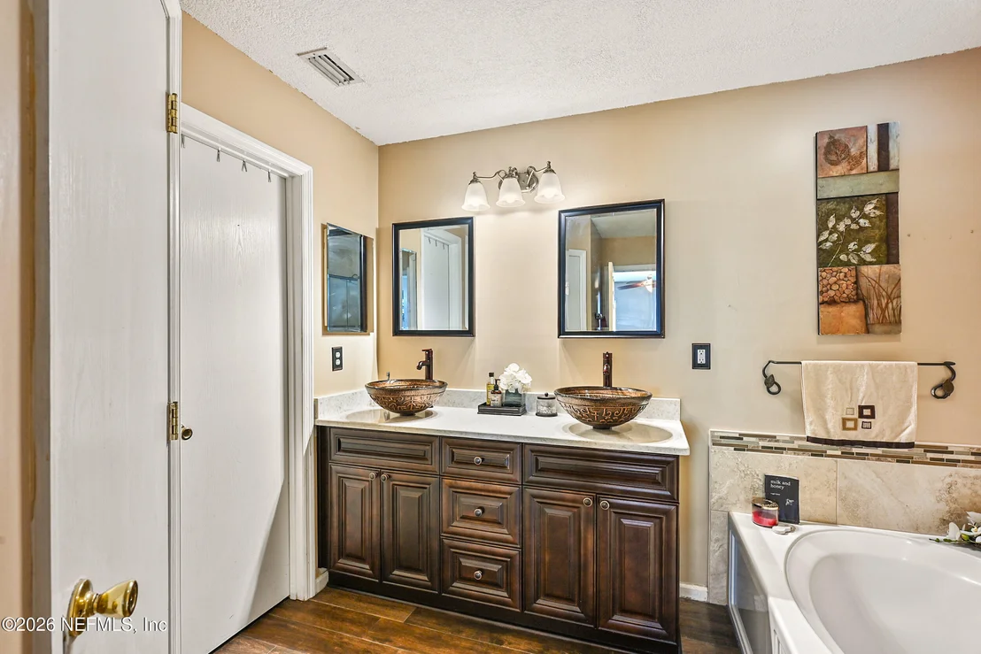 Photo of 1516 GREENWAY Place