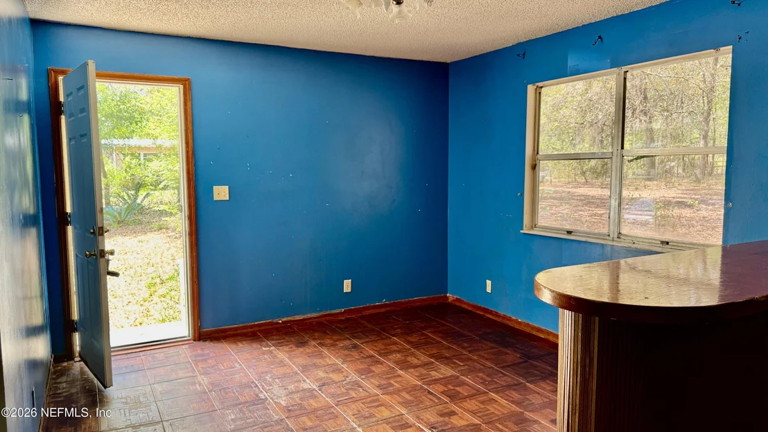 Photo of 116 JAMES Avenue
