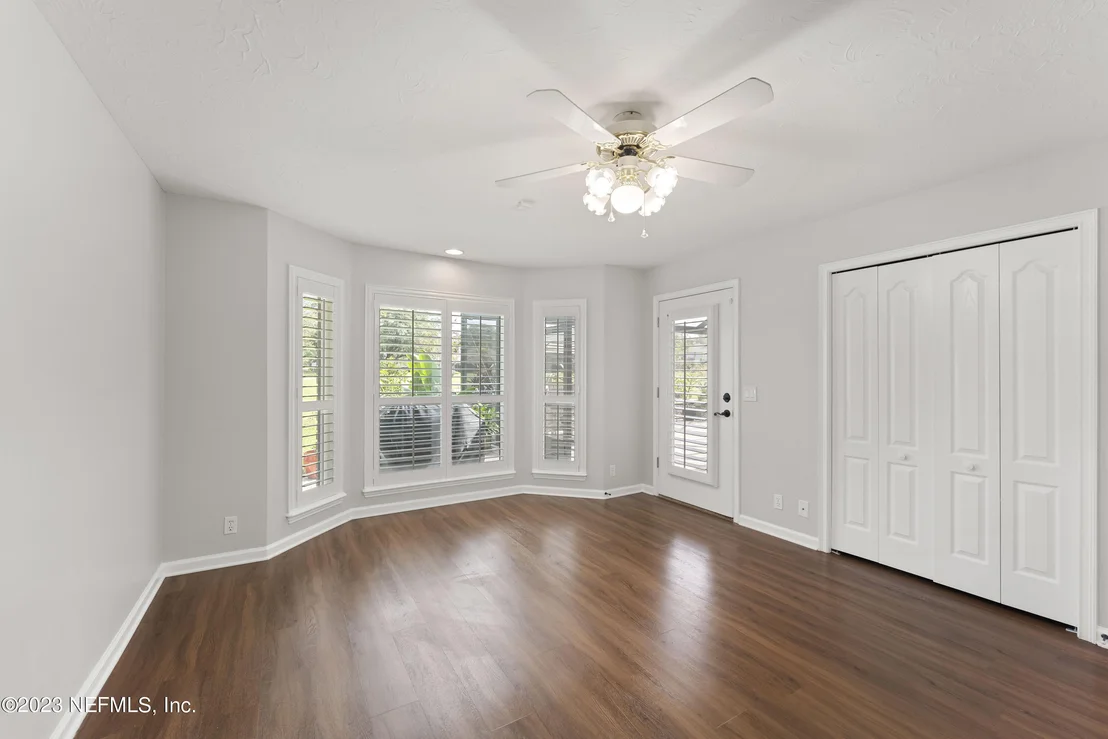Photo of 665 SANDRINGHAM Drive