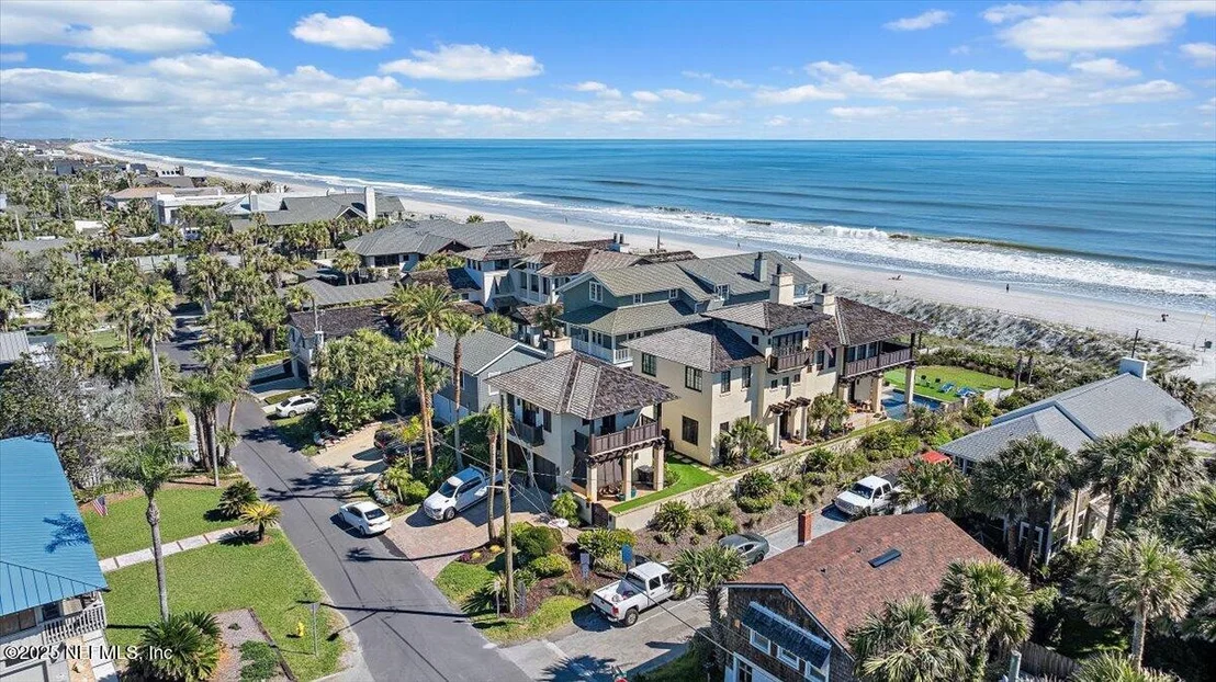 Photo of 1515 BEACH Avenue