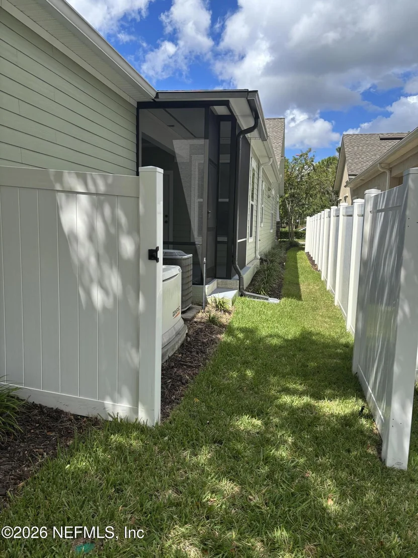Photo of 162 RIVERWALK Boulevard