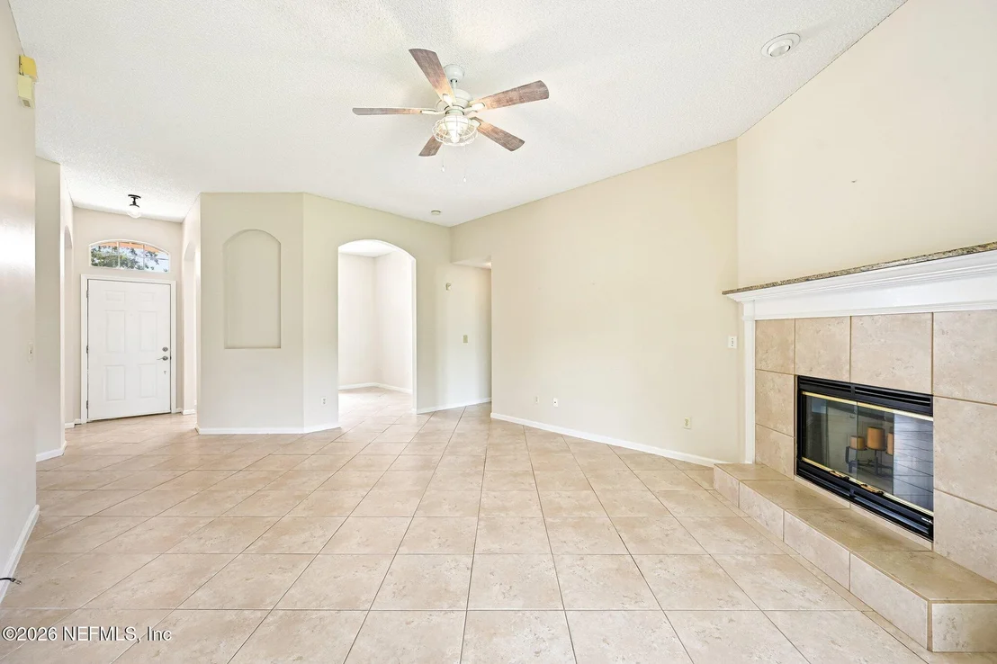 Photo of 392 MAPLEWOOD Drive