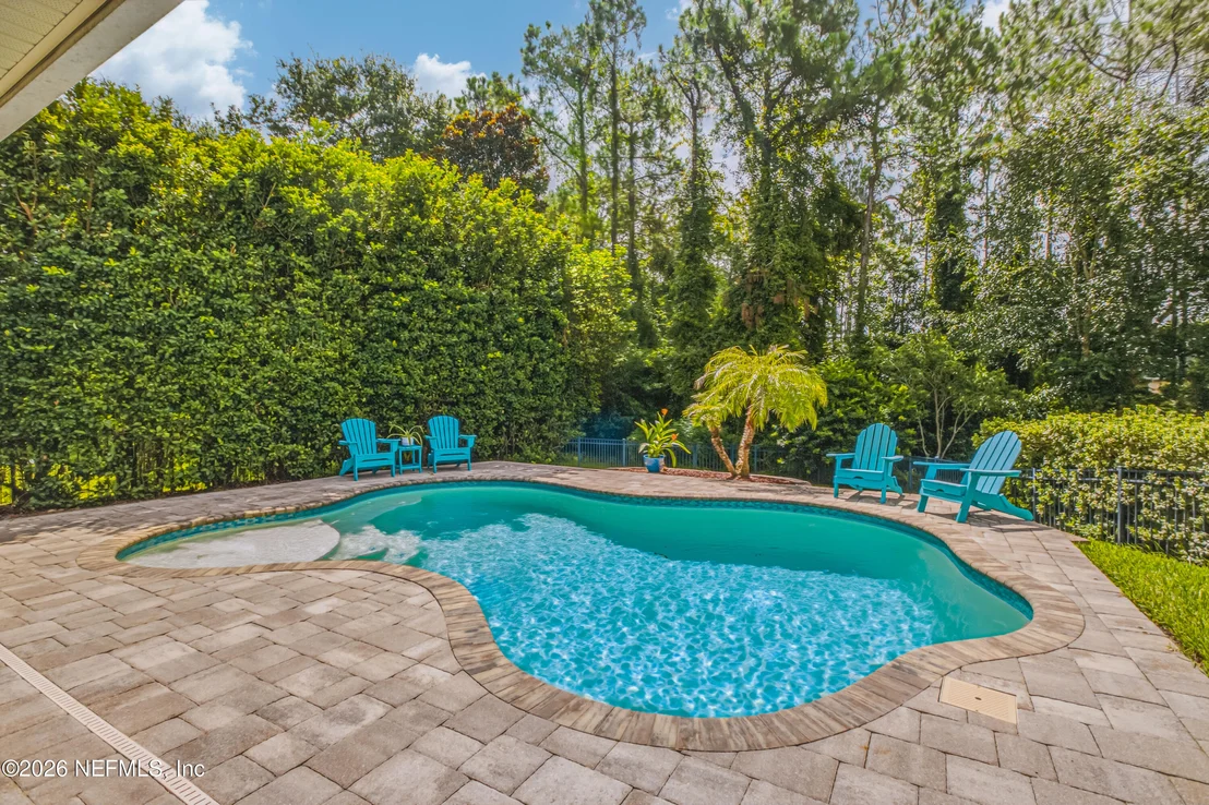Photo of 95 HOWLAND Drive