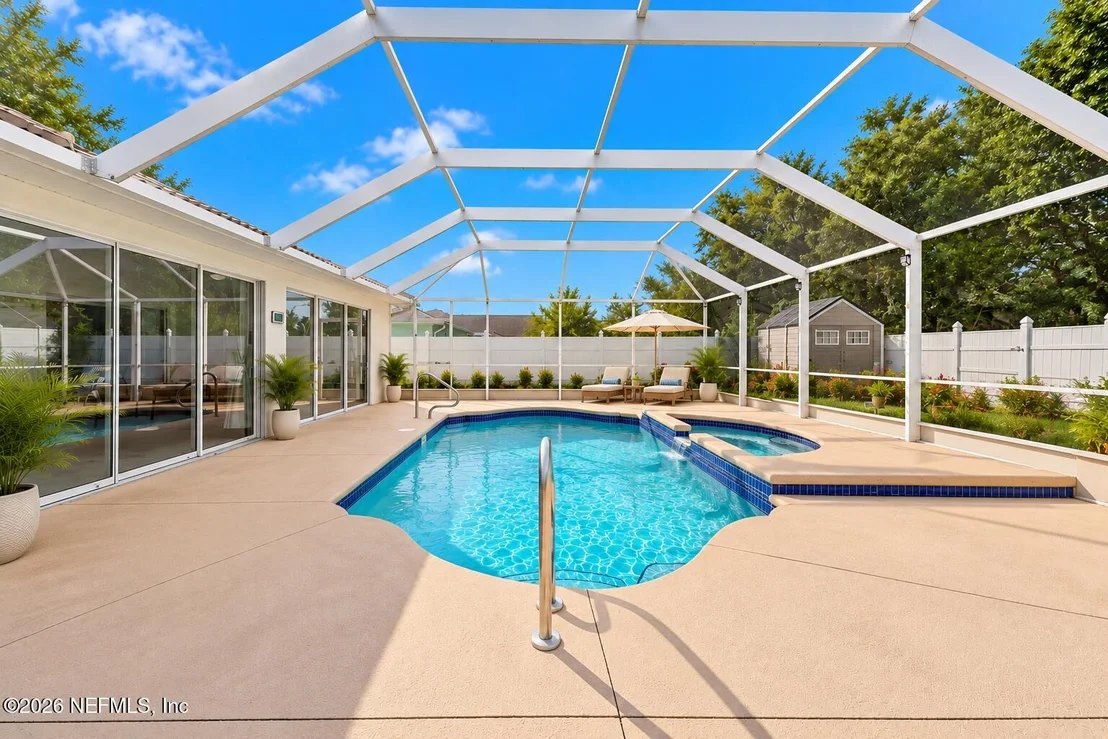Photo of 8 FIELDSTONE Lane