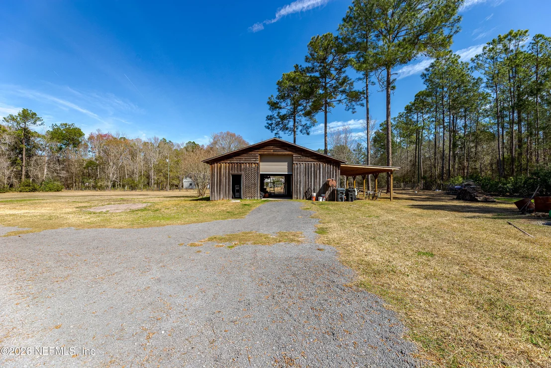 Photo of 8404 NESBITT Road