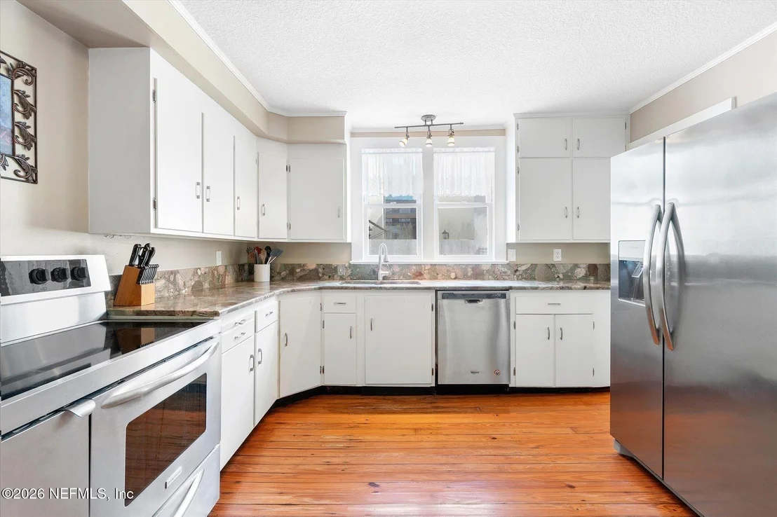 Photo of 340 CHARLOTTE Street