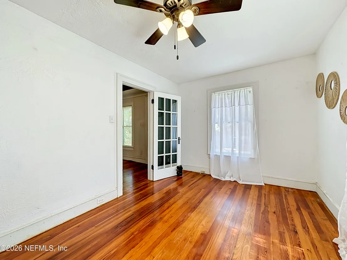 Photo of 17 BALLARD Avenue
