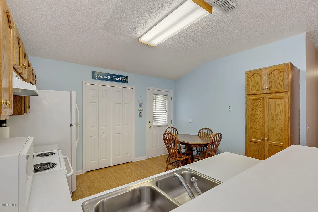 Photo of 351 LINDEN Lane