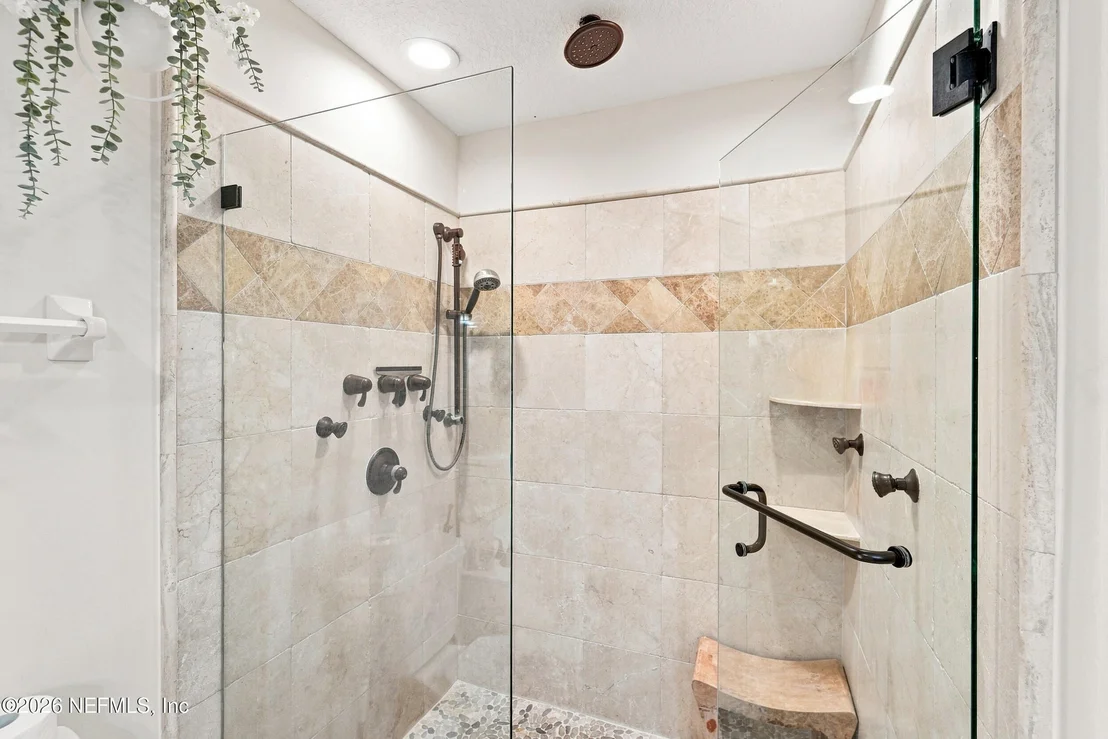 Photo of 1407 RIVERGATE Drive