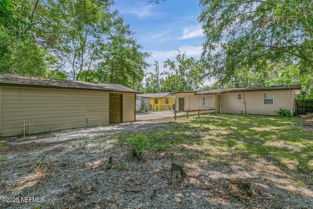 Photo of 2864 LEONID Road