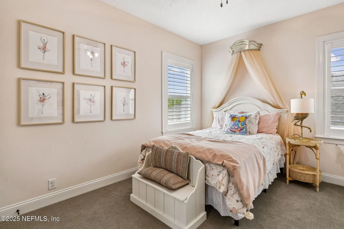 Photo of 62 PARKBLUFF Circle