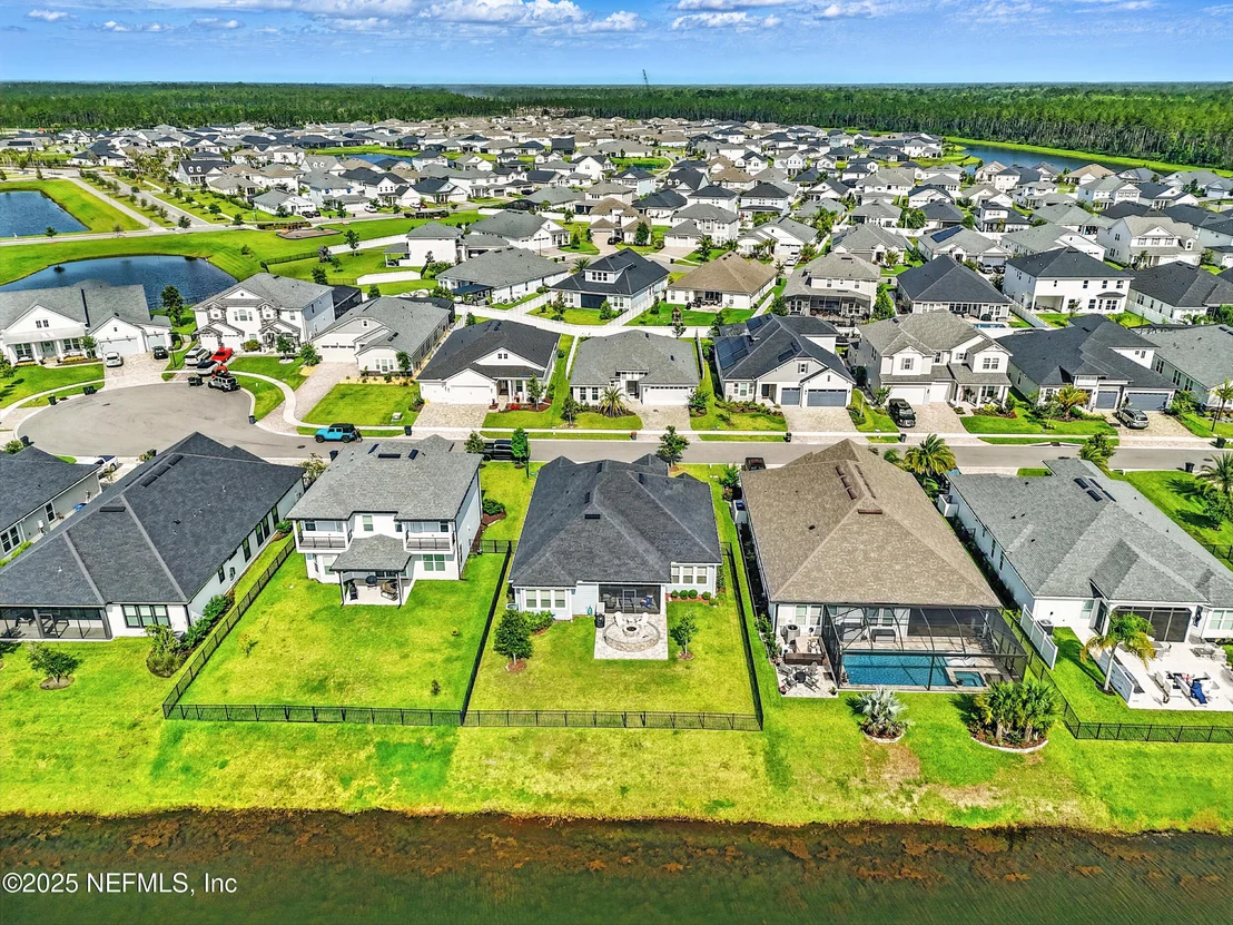Photo of 141 TARTAN Court