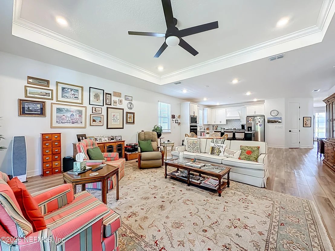 Photo of 426 HAWTHORN PARK Circle