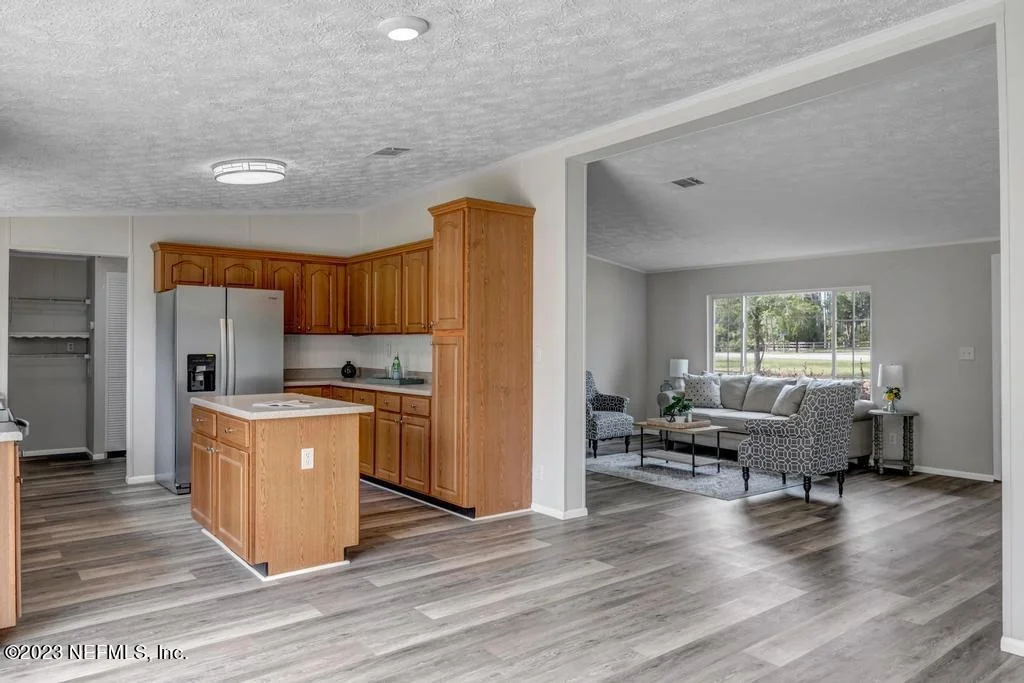 Photo of 43013 LARSEN Road