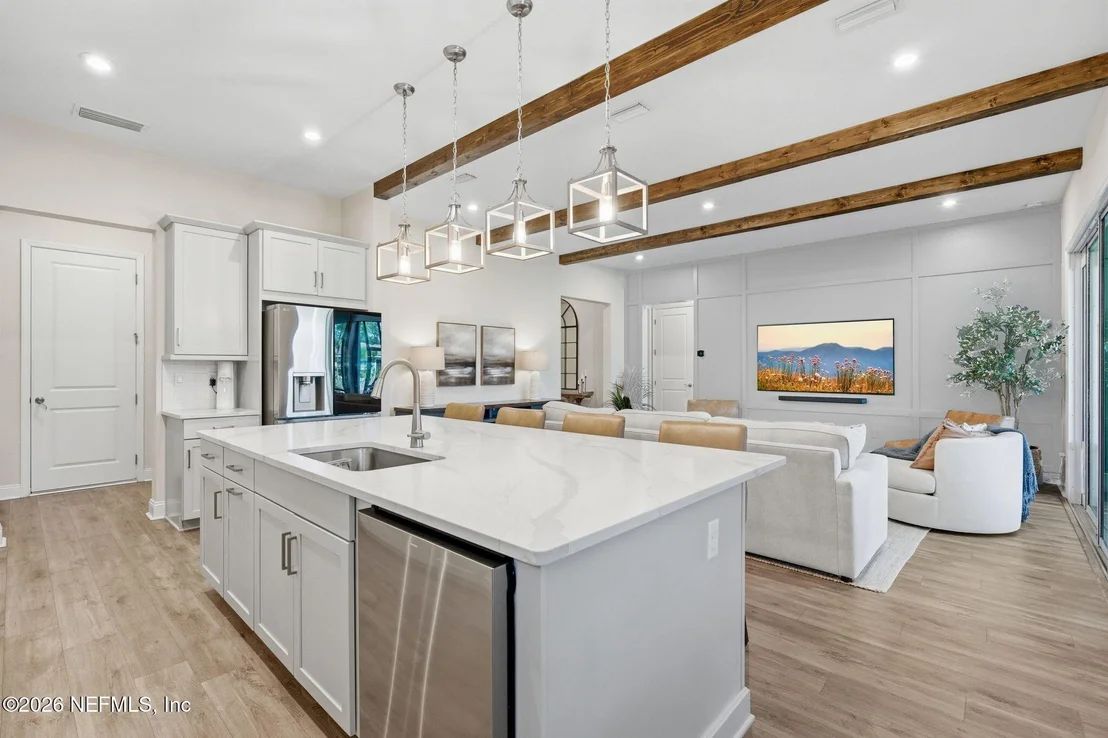 Photo of 361 PELTON Place