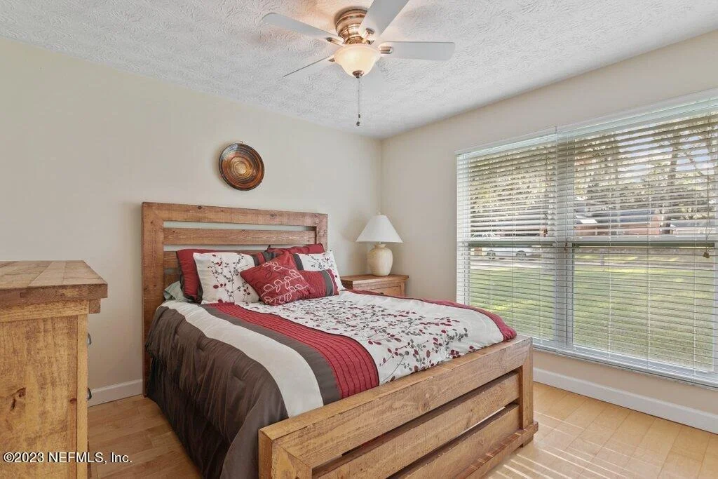 Photo of 241 OAK Drive S