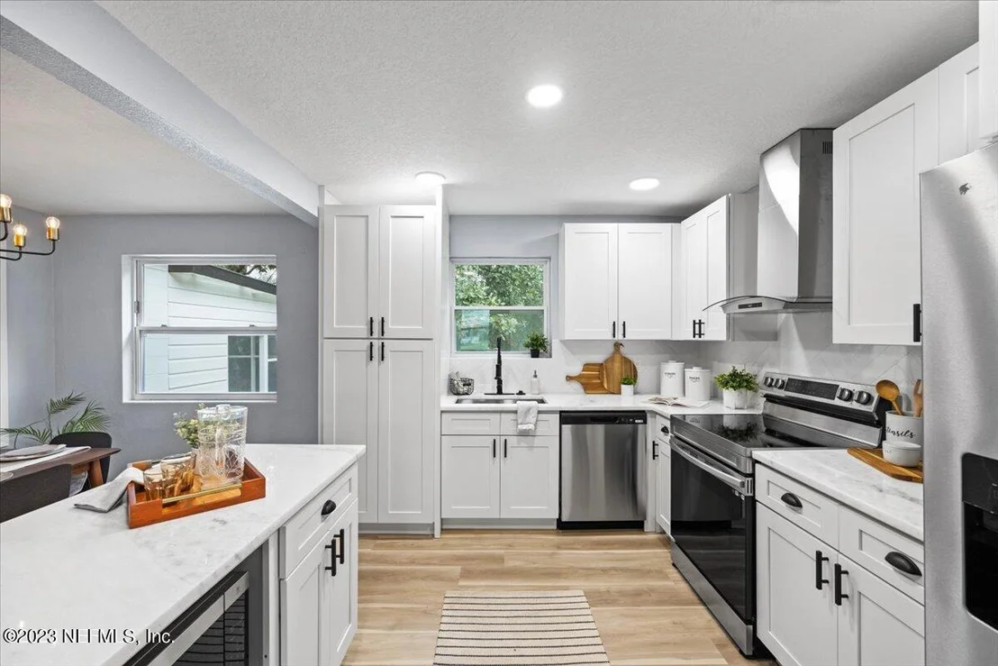 Photo of 7110 MAYAPPLE Road