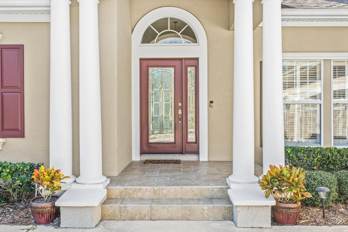 Photo of 821 EAGLE POINT Drive