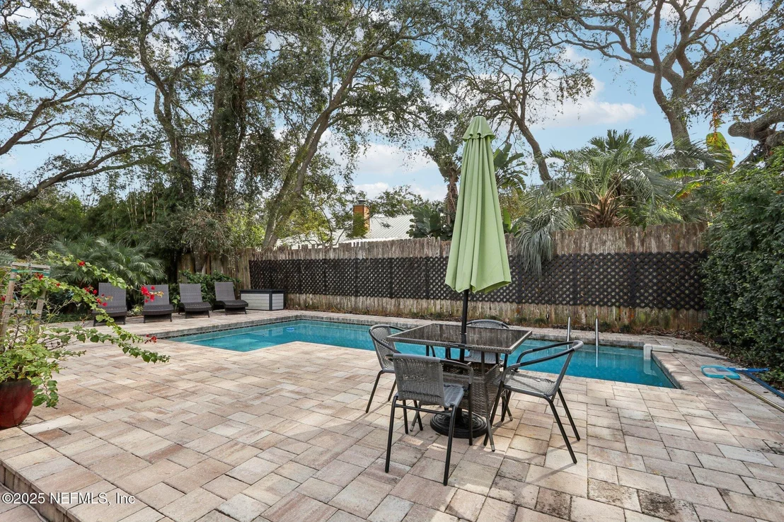 Photo of 409 SEVENTEENTH Street